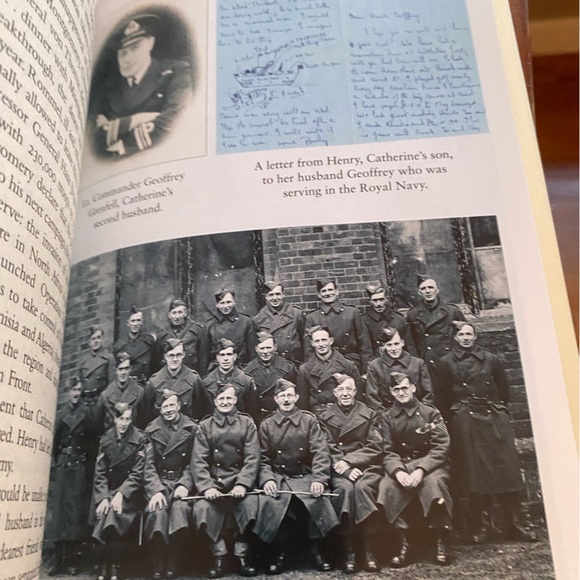 Downton Abbey Blu-ray and The book Lady Catherine and the Real Downton Abbey. - Picture 7 of 12